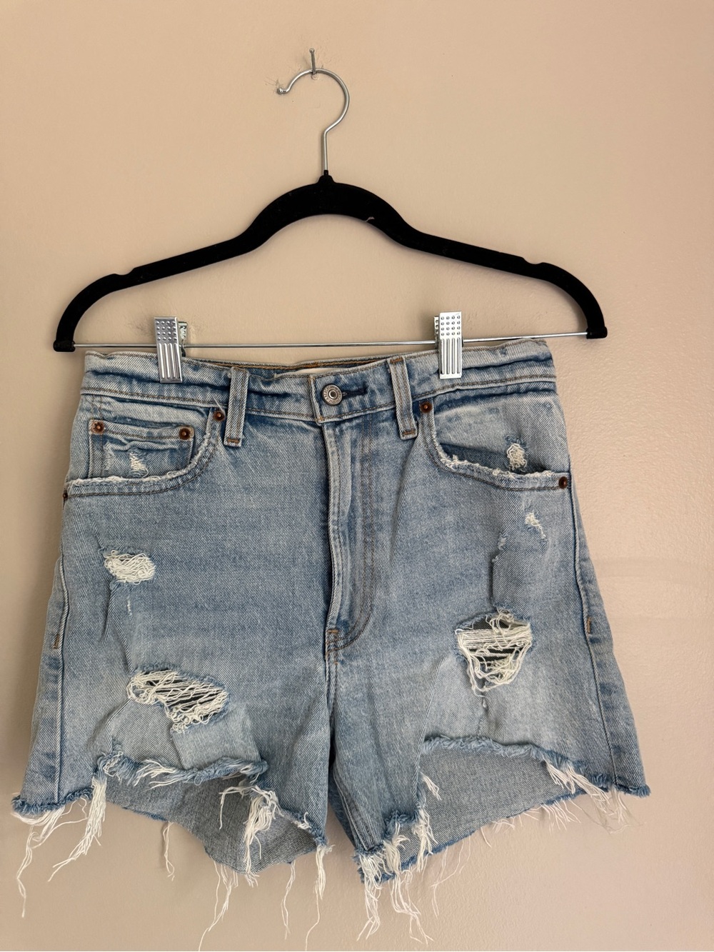 NWOT Abercrombie & Fitch High Rise 4" Inseam Distressed Denim Shorts, size 26